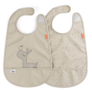 2 Lätzchen LALEE Erledigt von Deer Sand