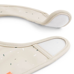 2 Lätzchen LALEE Erledigt von Deer Sand