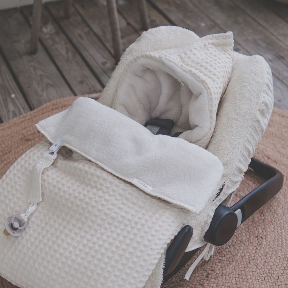 Autositzfußsack 0+ 3/5 Punkte Koeka wafel teddy Oslo natural