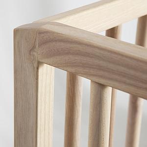 Babybett KERA in Esche mit Aufsatz Straight-Sockelfuß Bevel