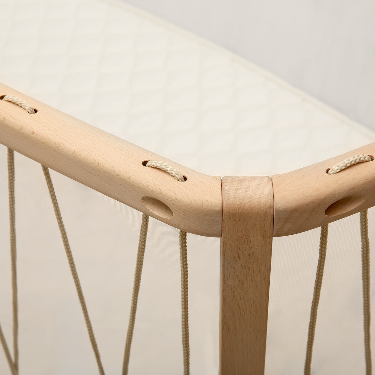 Babybett KIMI Kordel Desert Charlie Crane