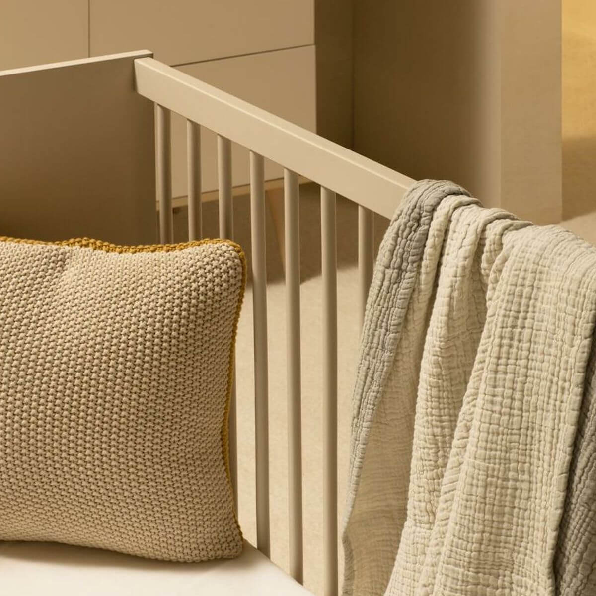 Babybett mitwachsend 70x140cm FLOW Quax Natureiche-Clay