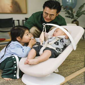 Babywippe YOGA Stokke light sand