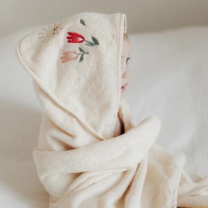 Badecape 85x85cm PETAL gestickt Terry Liebe April Harmonie