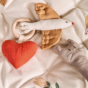 Beißring 12cm LARA HEART Dear April red