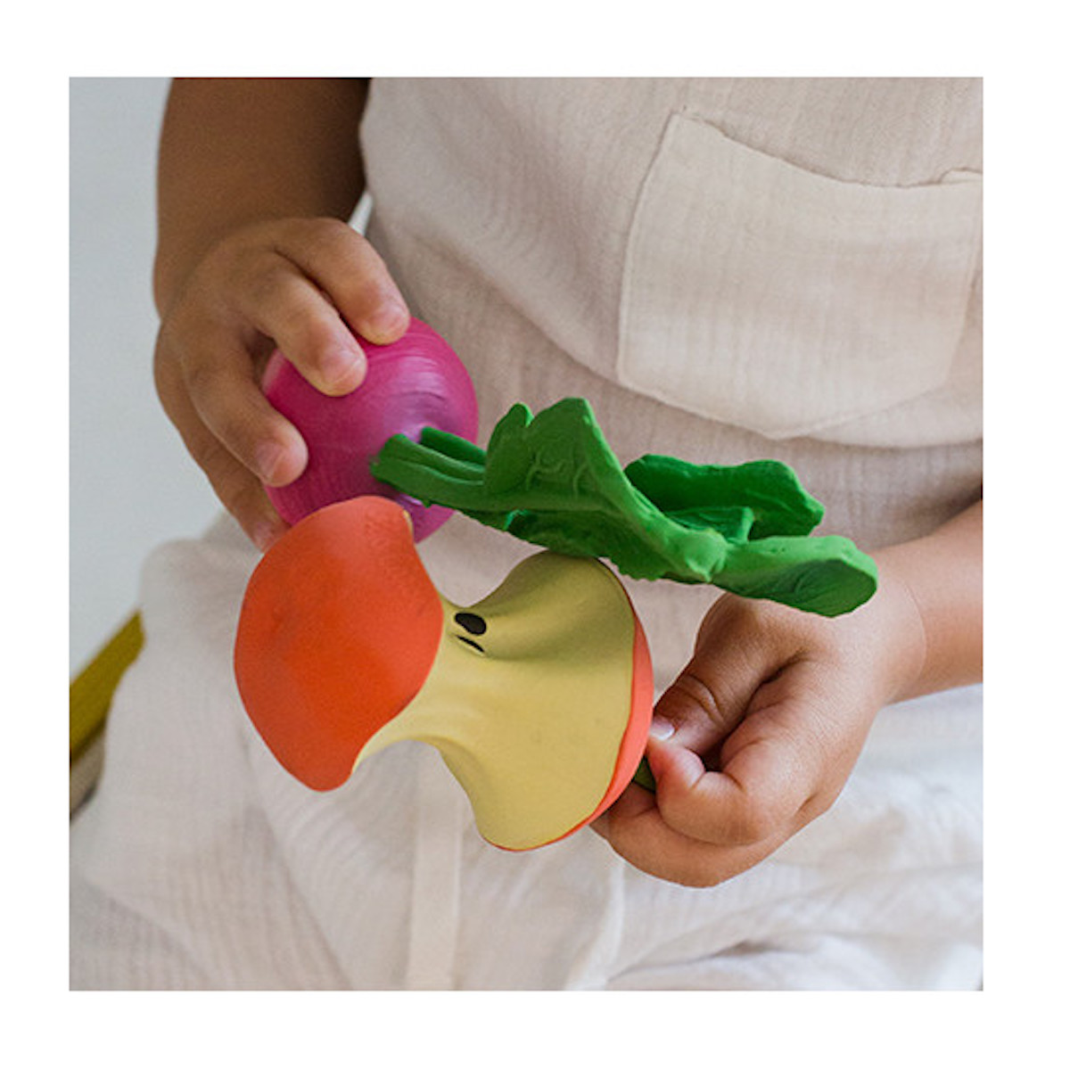 Beißspielzeug Pepa the Apple Oli and Carol