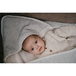 Couverture enveloppante teddy RIVOLI 100x100cm Koeka stone