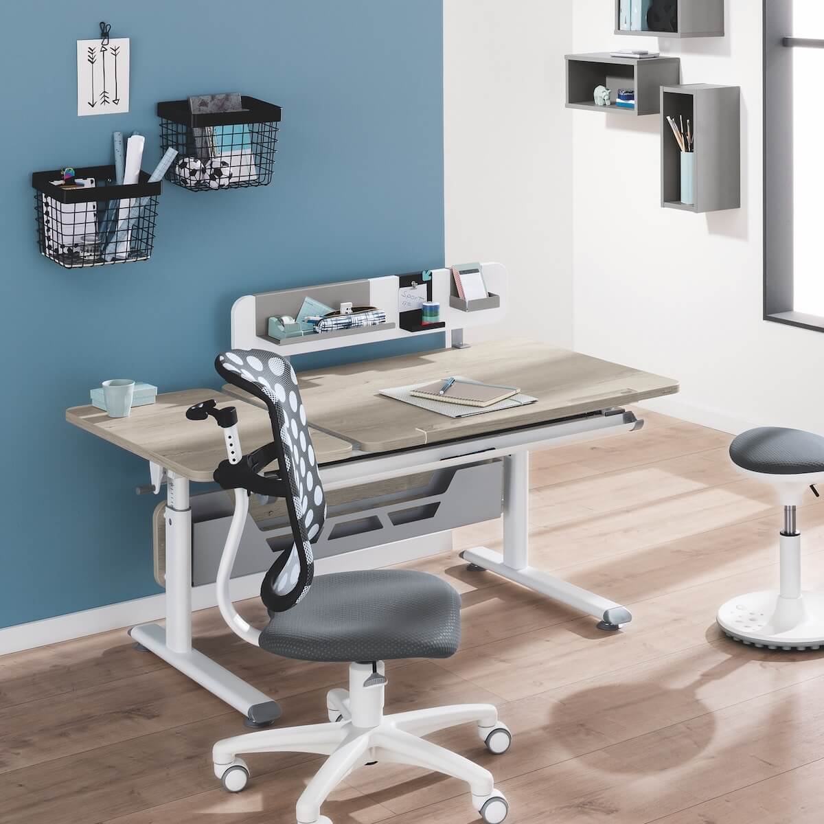 DIEGO GT Schreibtisch 130 x 70 cm, Tischplatte Eiche nautisch NB, Rahmen weiß DIEGO Schreibtische Paidi Weiß / Eiche nautisch