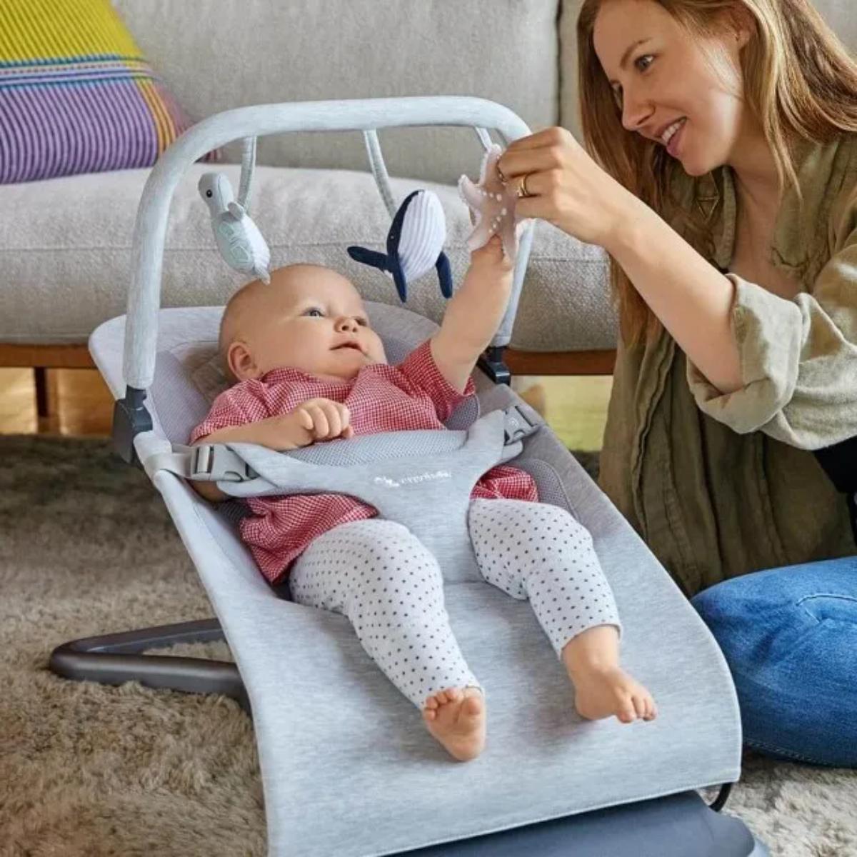 Ergobaby EVOLVE Spielbogen Grau