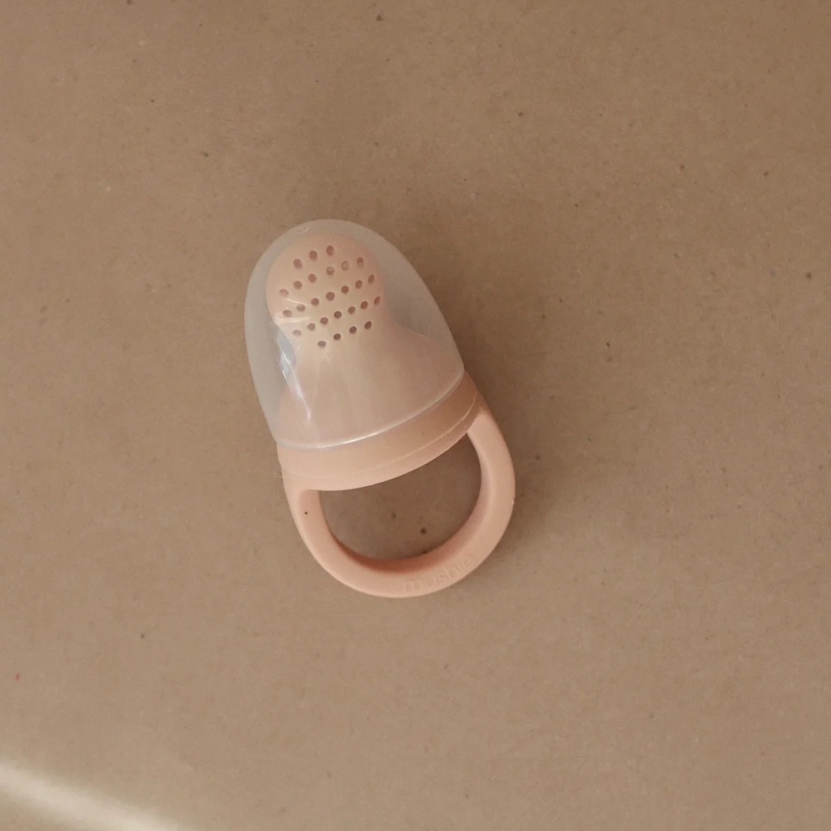 Fresh Food Feeder Silikon 2pc Mushie Blush     