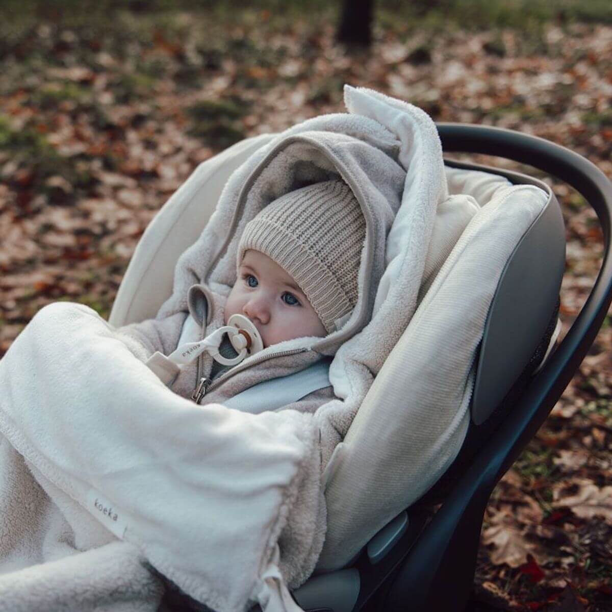 Fußsack für Autositz 0+ 3/5-Punkt-Teddy Malmo Koeka