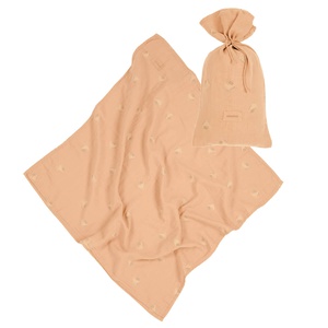 Geburtsgeschenk swaddle print WABI SABI 70x70cm Nobodinoz Powder rosa Blüte