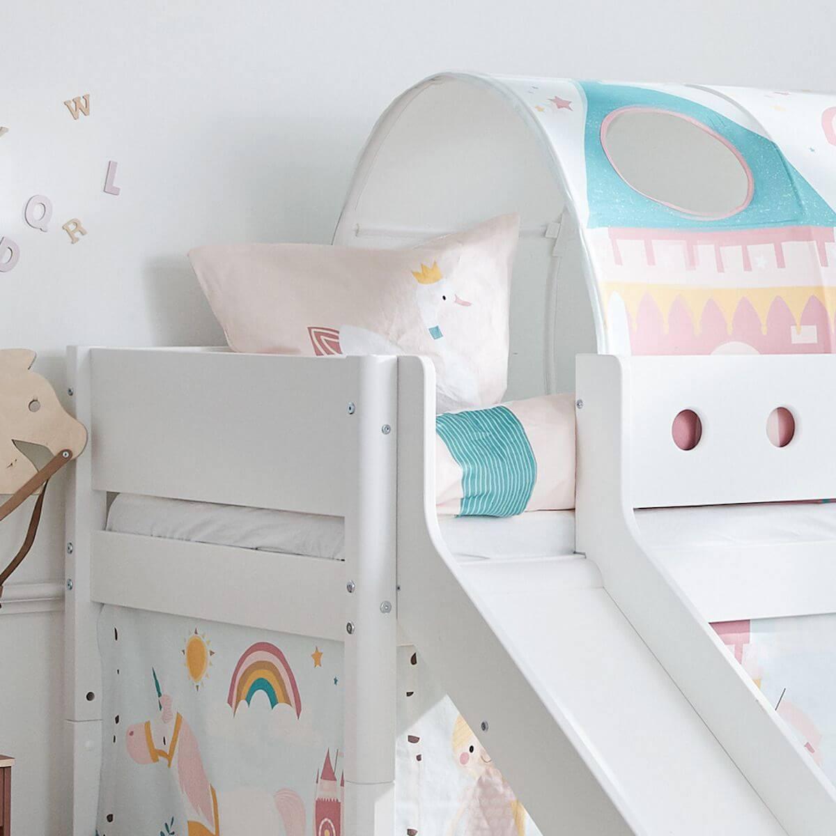 Halbhohes Bett mitwachsend 90x200cm mit gerader Leiter-Rutsche WHITE Flexa weiß-weiß