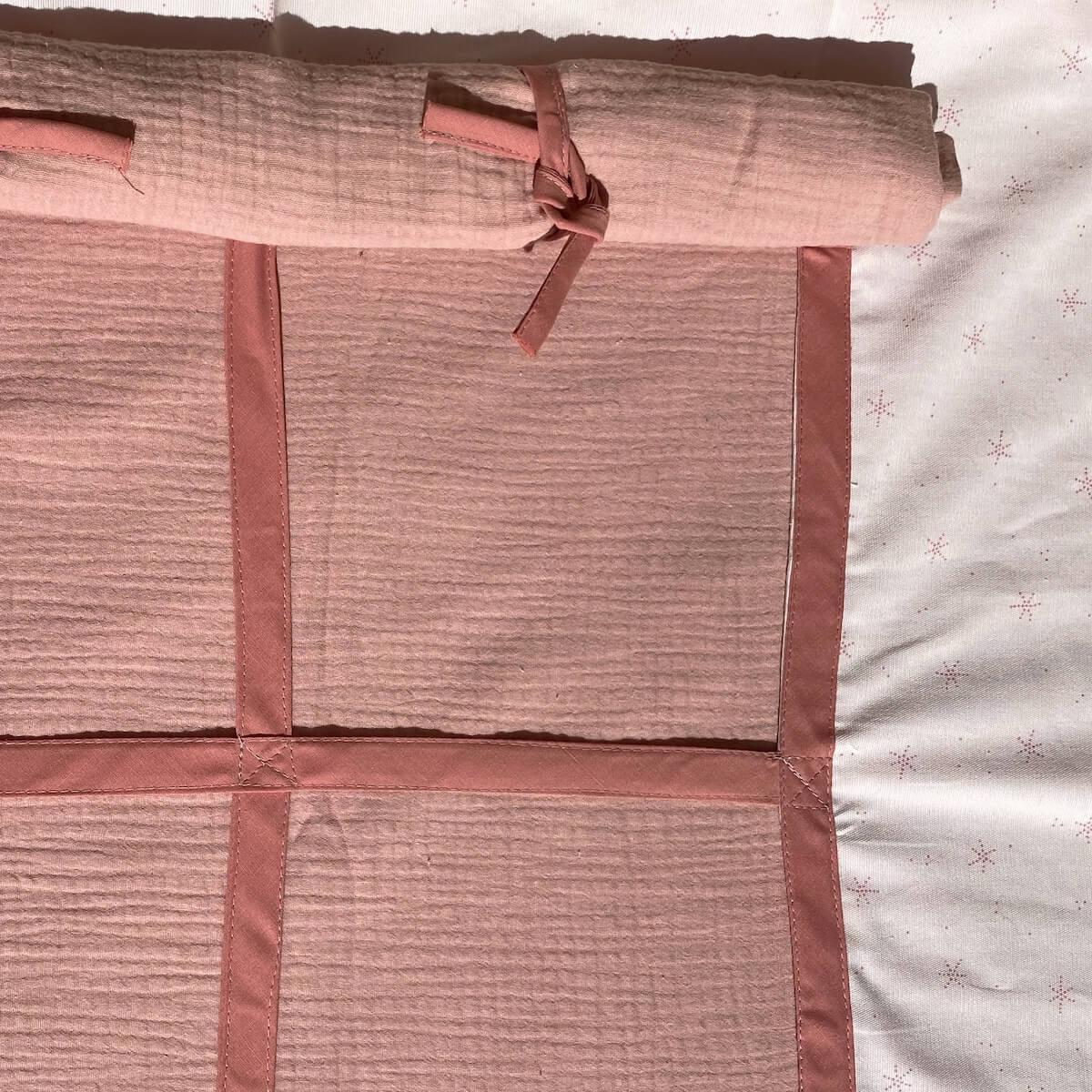 Hochbett-Dach hoch KASVA mit Textilien Bobble pink 