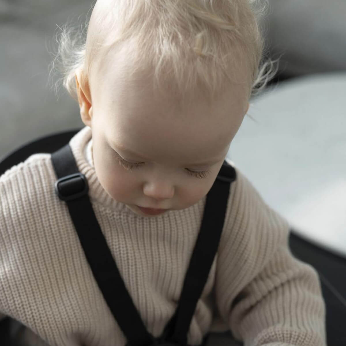 Hochstuhl CLIKK™ Stokke black warm brown