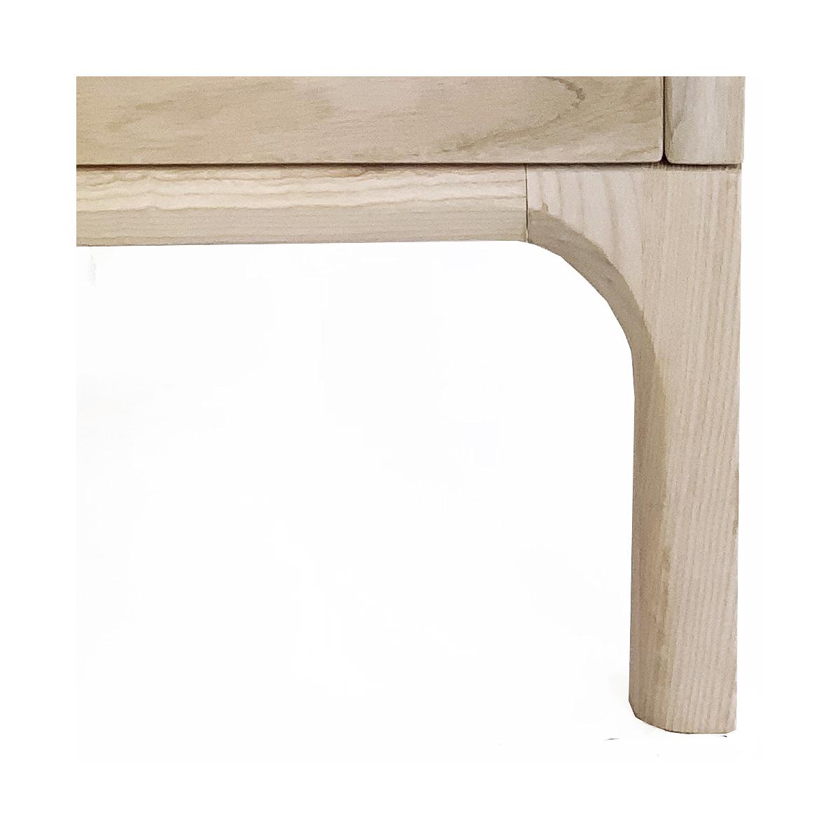 Juniorbett KERA in Esche mit Sockelfuß Bevel