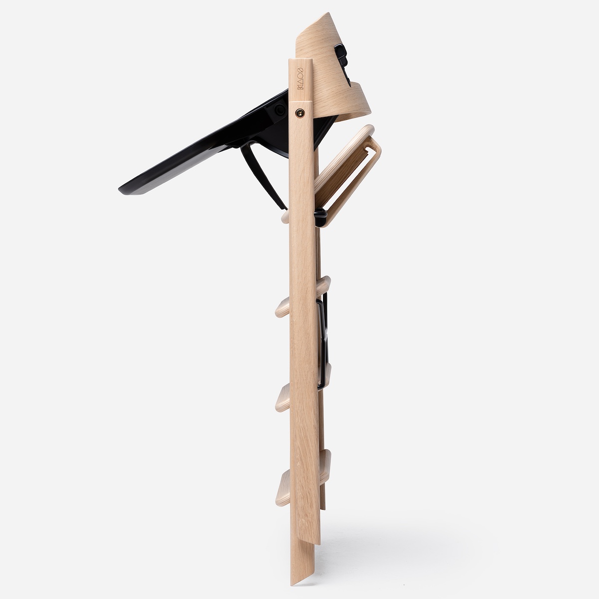 KAOS Klapp – schwarzes Tablett aus recyceltem Kunststoff