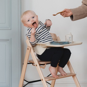 KAOS Klapp Tablett aus recyceltem Kunststoff in Elfenbein