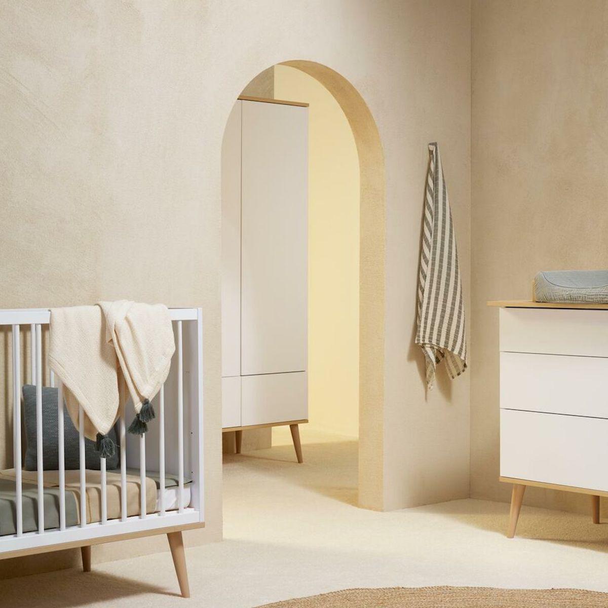 Kleiderschrank XL FLOW Quax Eiche-natur-weiß