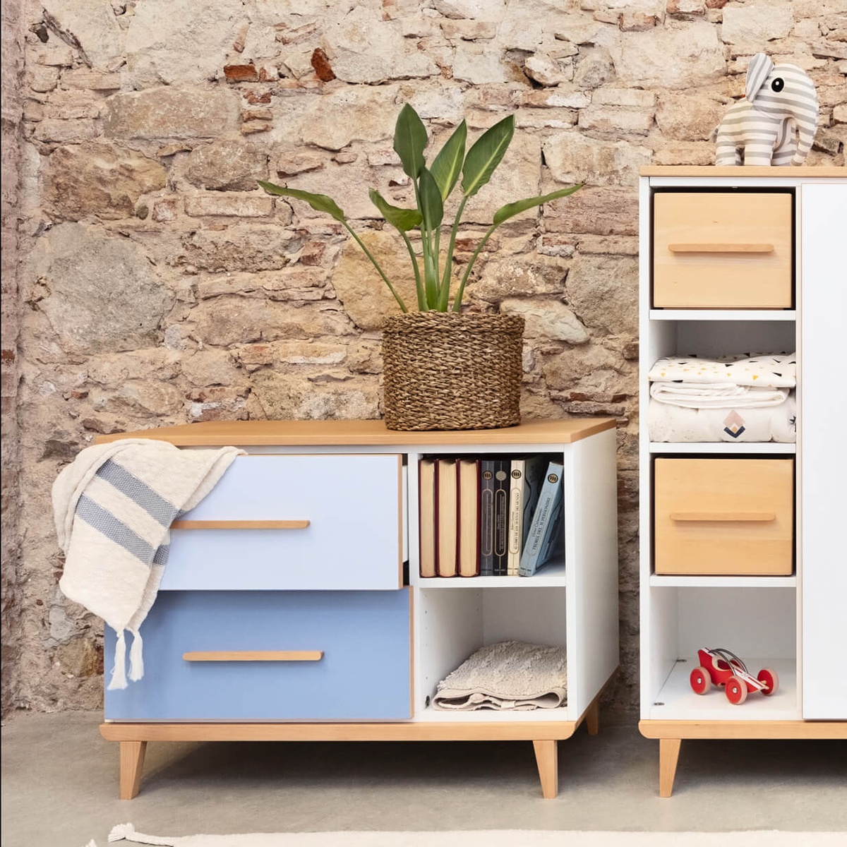 Kleinmöbel 2 Türen 2 Nischen NADO Retro Buche capri blue