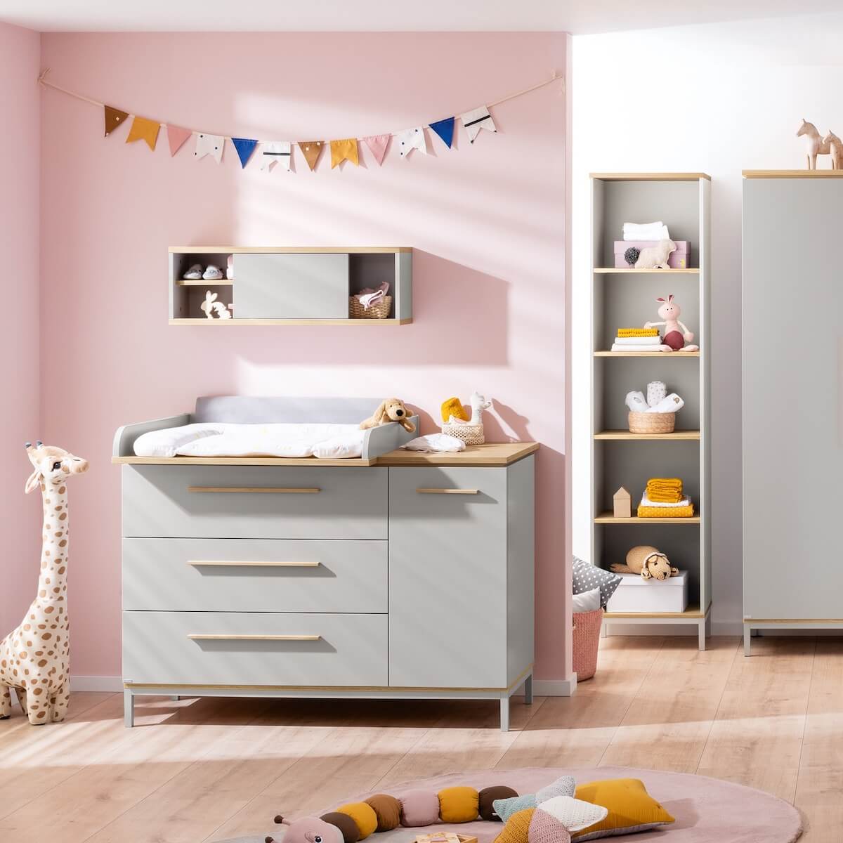 Kommode groß, 1 Tür, 1 Regal, 3 Schubladen, obere Schublade mit Vollauszug BENNE Paidi Eiche Montana Schiefergrau