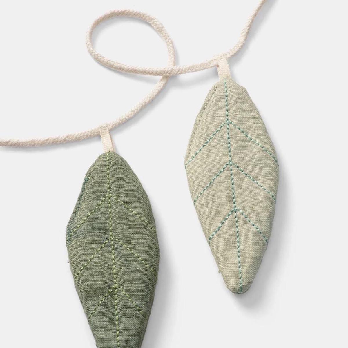 Kranz LEAVES Dear April