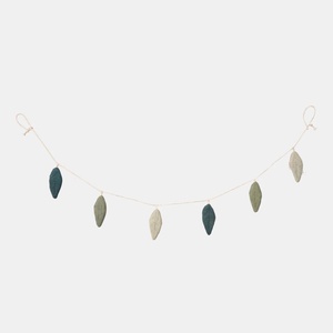 Kranz LEAVES Dear April