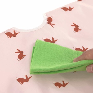 Lätzchen mit langen Ärmeln 2-tlg. ass. Kleiner Waldhase Laessig