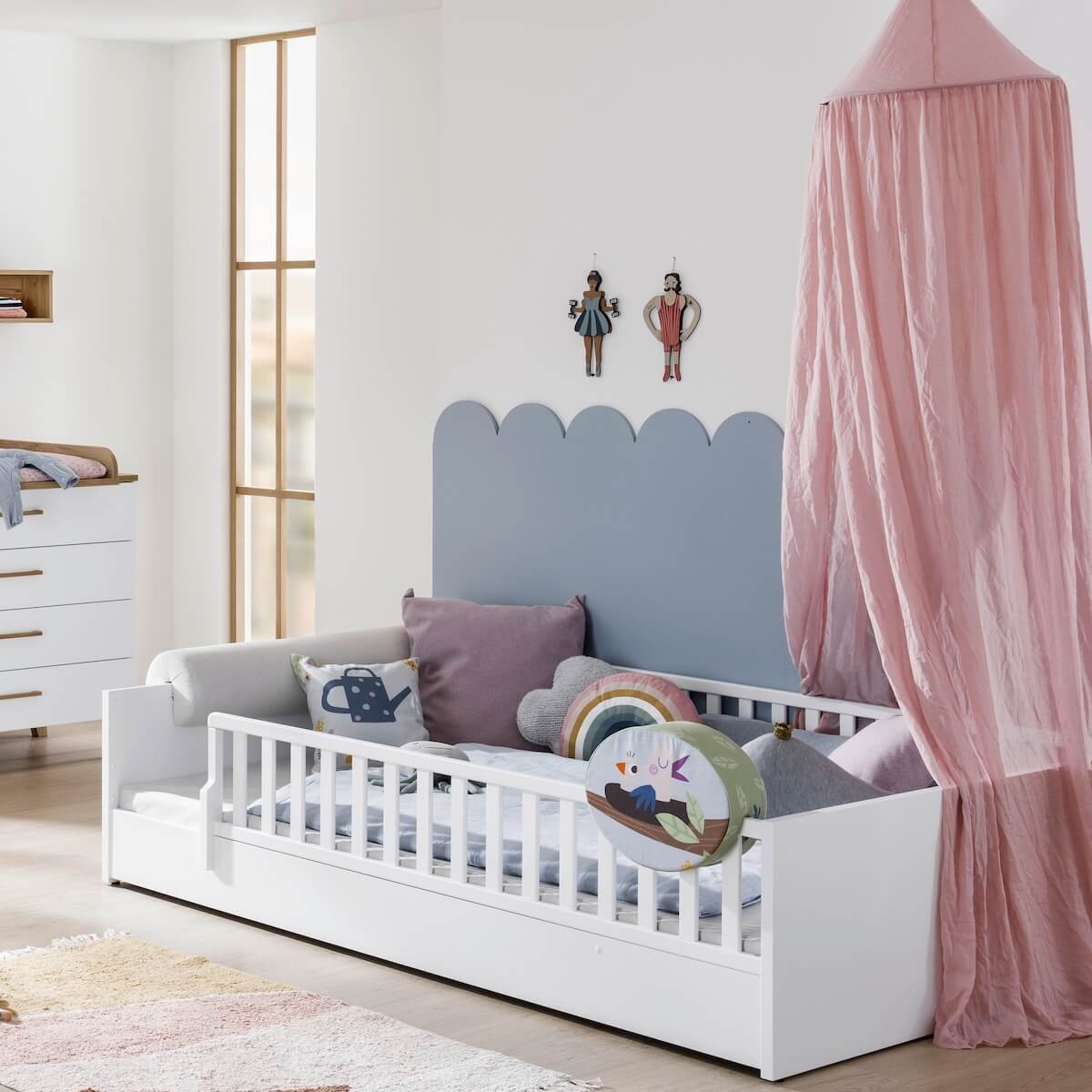 LITTLE FLO Umbaubett 90x200 in Kreideweiß, mit Design-Gitterseiten vorne und hinten ohne Lattenrost und Matratze LITTLE FLO Paidi Weiß