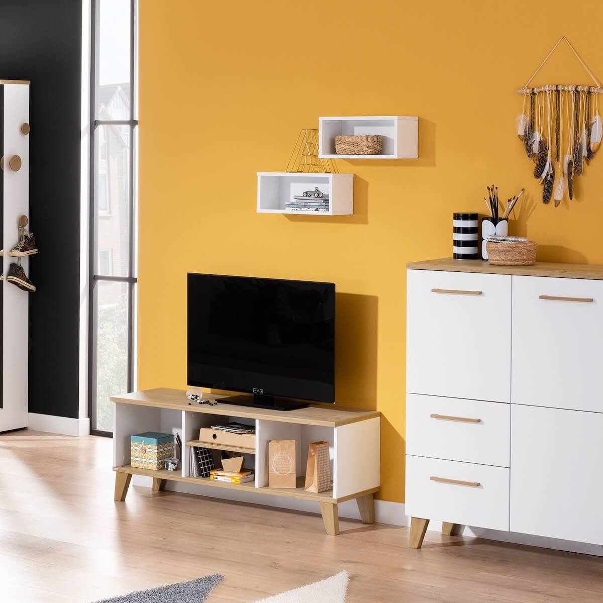 Lowboard 3 Fächer (links und rechts mit Kabelführung), 1 Einlegeboden (nur im mittleren Fach) OSCAR Paidi Eiche Nebraska / weiß