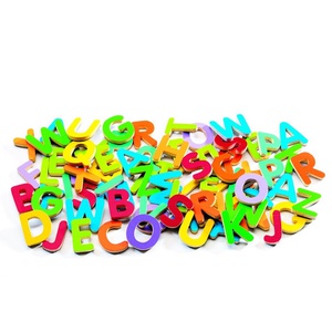 Magneten aus Holz 83 SMALL LETTERS Djeco