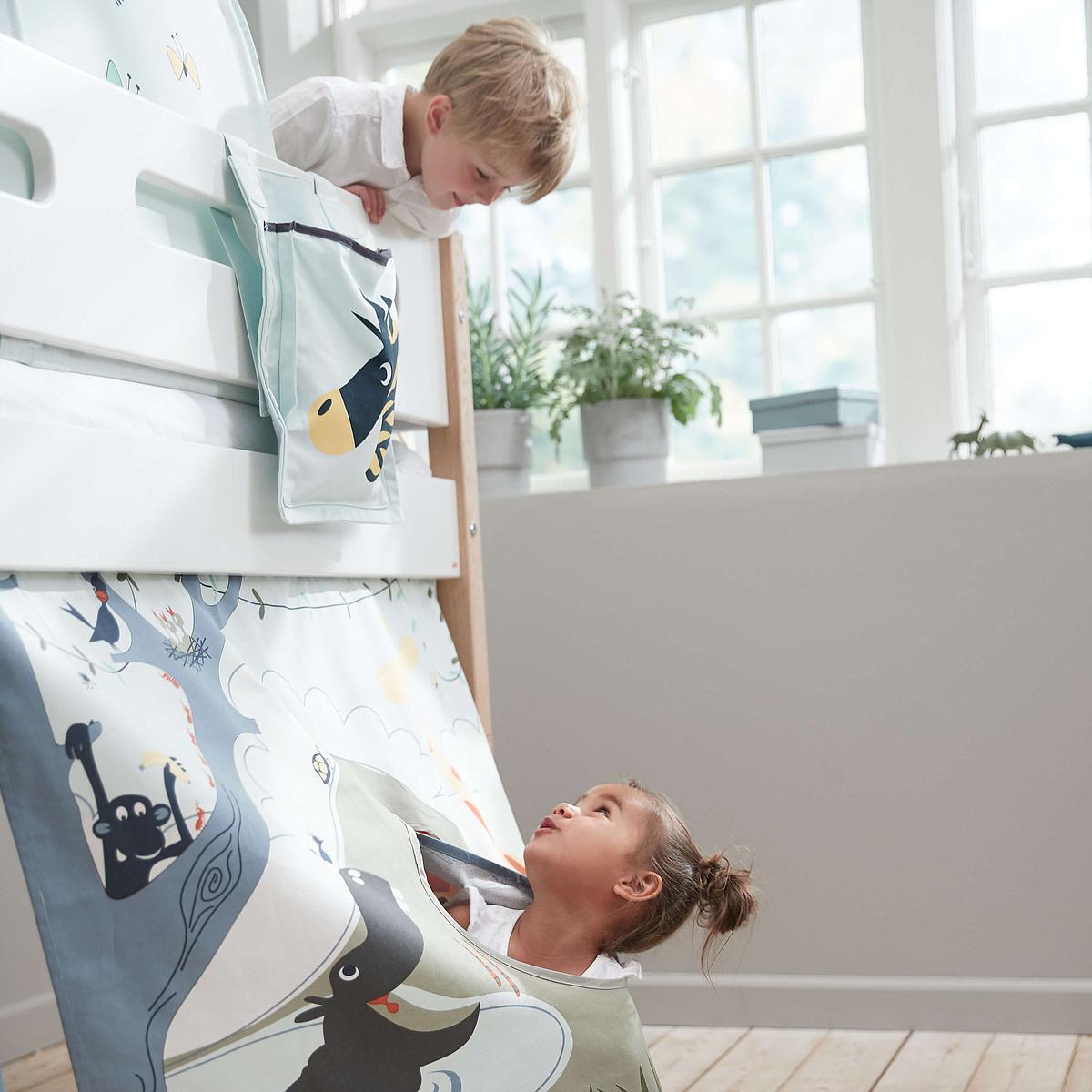 Mittelhohes Bett 200x90cm geneigte Leiter NOR Flexa Eiche-weiß