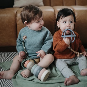 Mushie - Beißring Ball - Taubengrau          