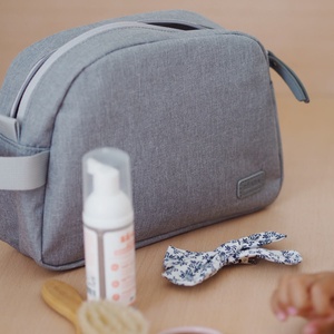 Neceser de baño Beaba gris chine