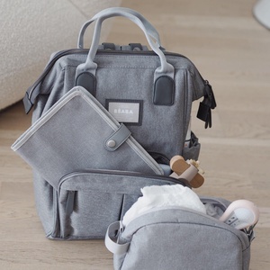 Neceser de baño Beaba gris chine