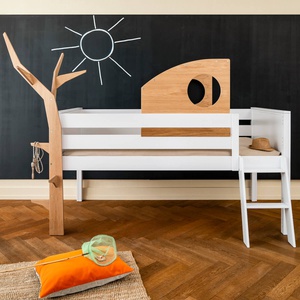 Niedrige Spielbett-Kajuete halbhoch KASVA Buche massiv weiß-lackiert Eiche furniert-geölt