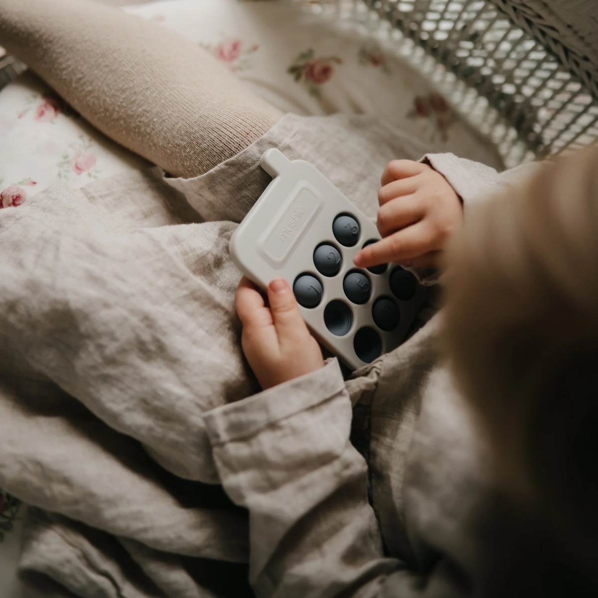 Presse Spielzeug Telefon Mushie Tradewinds