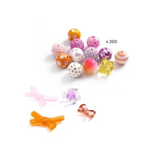 Schmuck basteln mit goldenen Kugeln Djeco