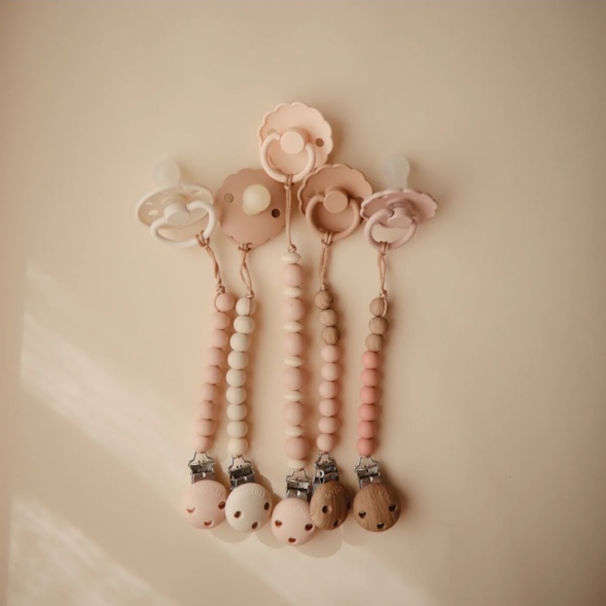 Schnullerkette LUNA Mushie Blush