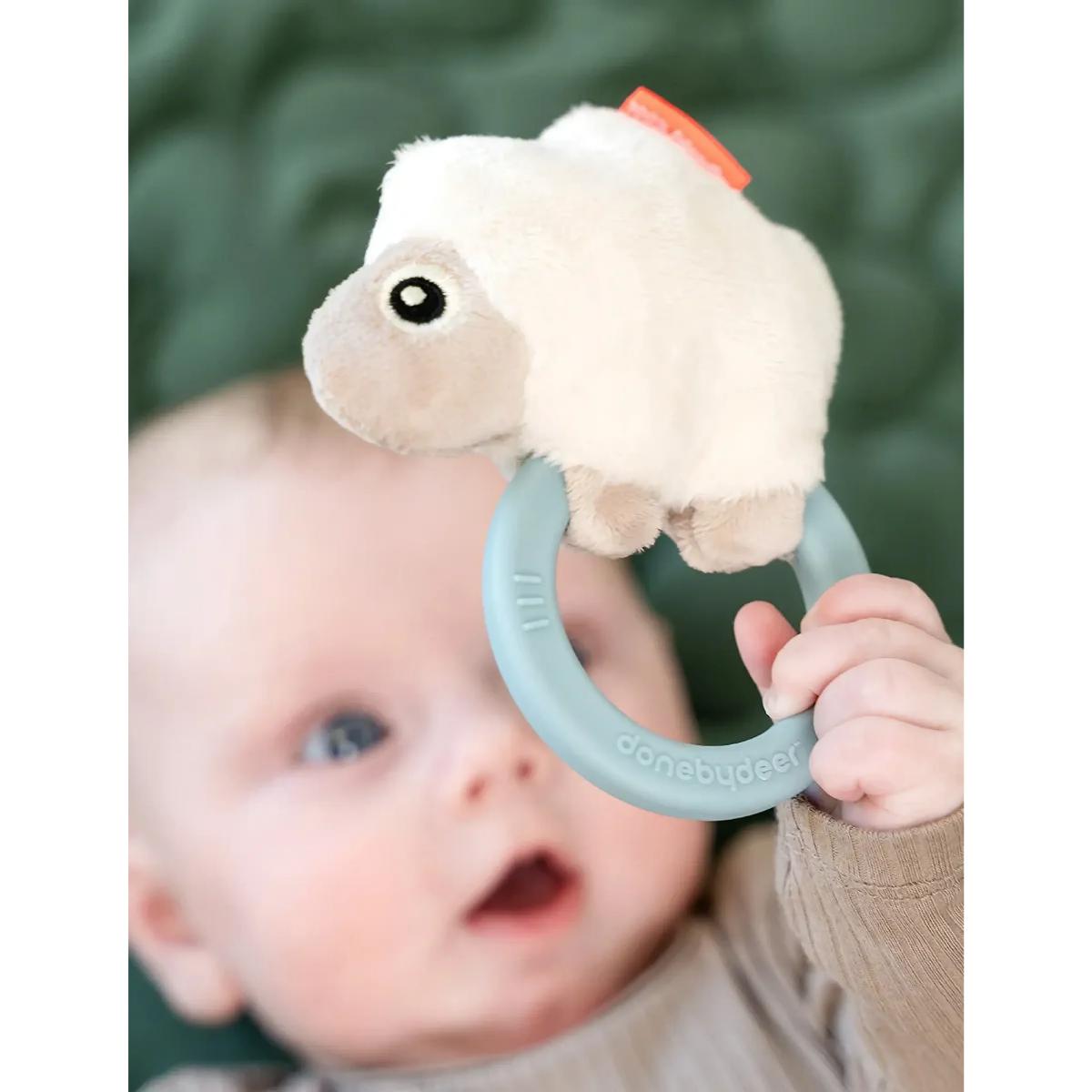 Sensorischer Beißring Sheepy Done by Deer azul