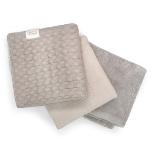 Set mit 3 Handtüchern Babyshower gofre latte