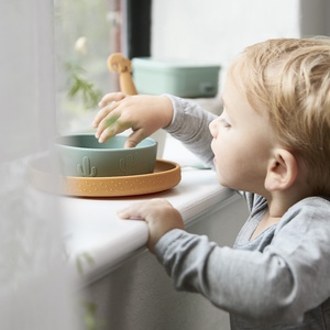 Silicone dinner set STICK&STAY LALEE Done by Deer Colour Mix