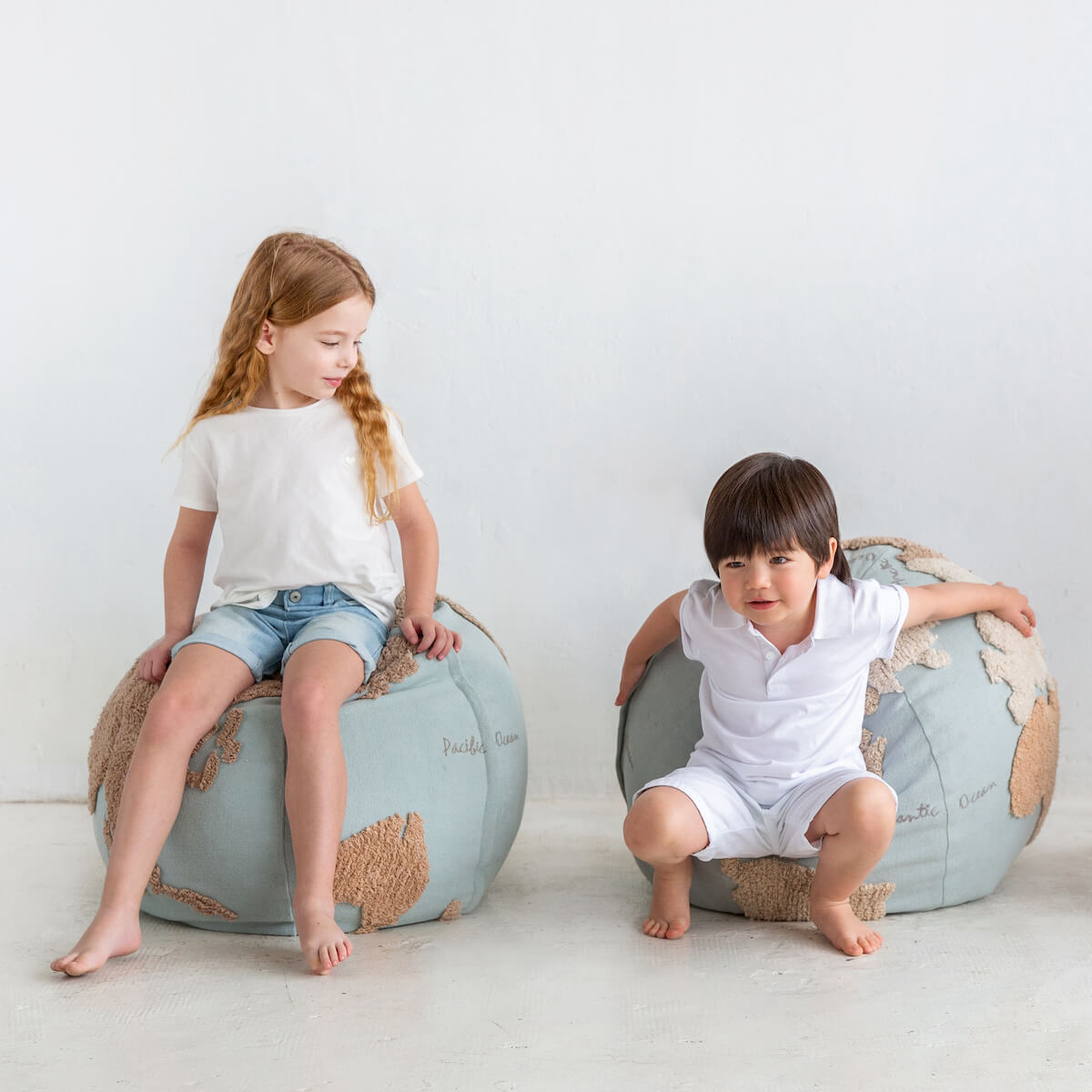 Sitzpouf WORLD MAP Lorena Canals