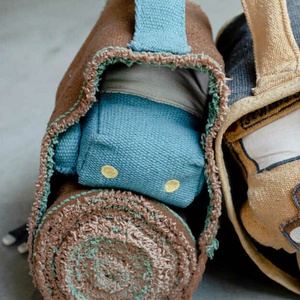 Soft toy Ride & Roll Safari Jeep: 
12 x 20 x 14 cm
Road: 
20 x 400 cm Lorena Canals