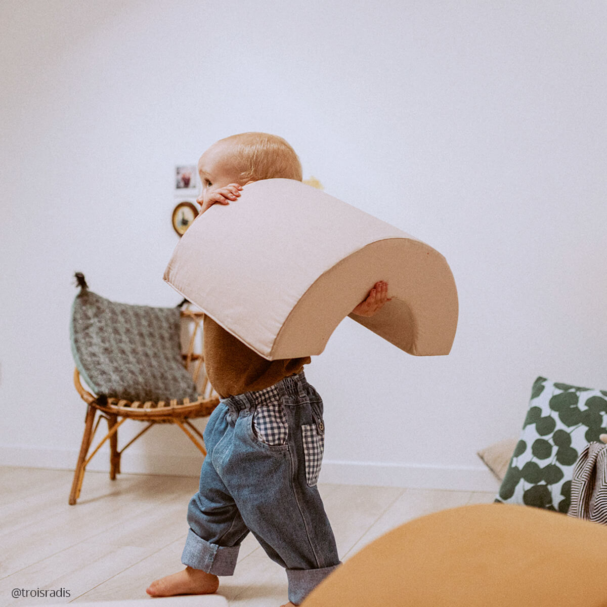 Spielkissen MILO Charlie Crane Kamel