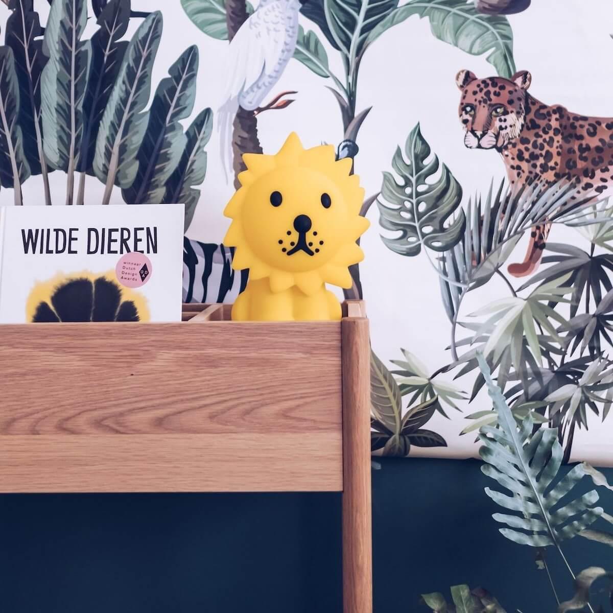 Tischlampe LION FIRST LIGHT Mr. Maria gelb