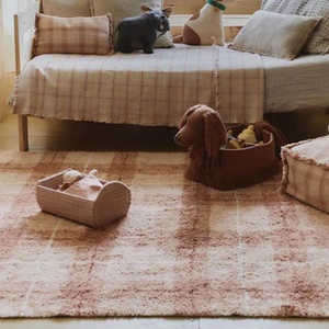 Waschbarer Teppich 140x190cm TARTAN Wouf wouf Lorena Canals rose