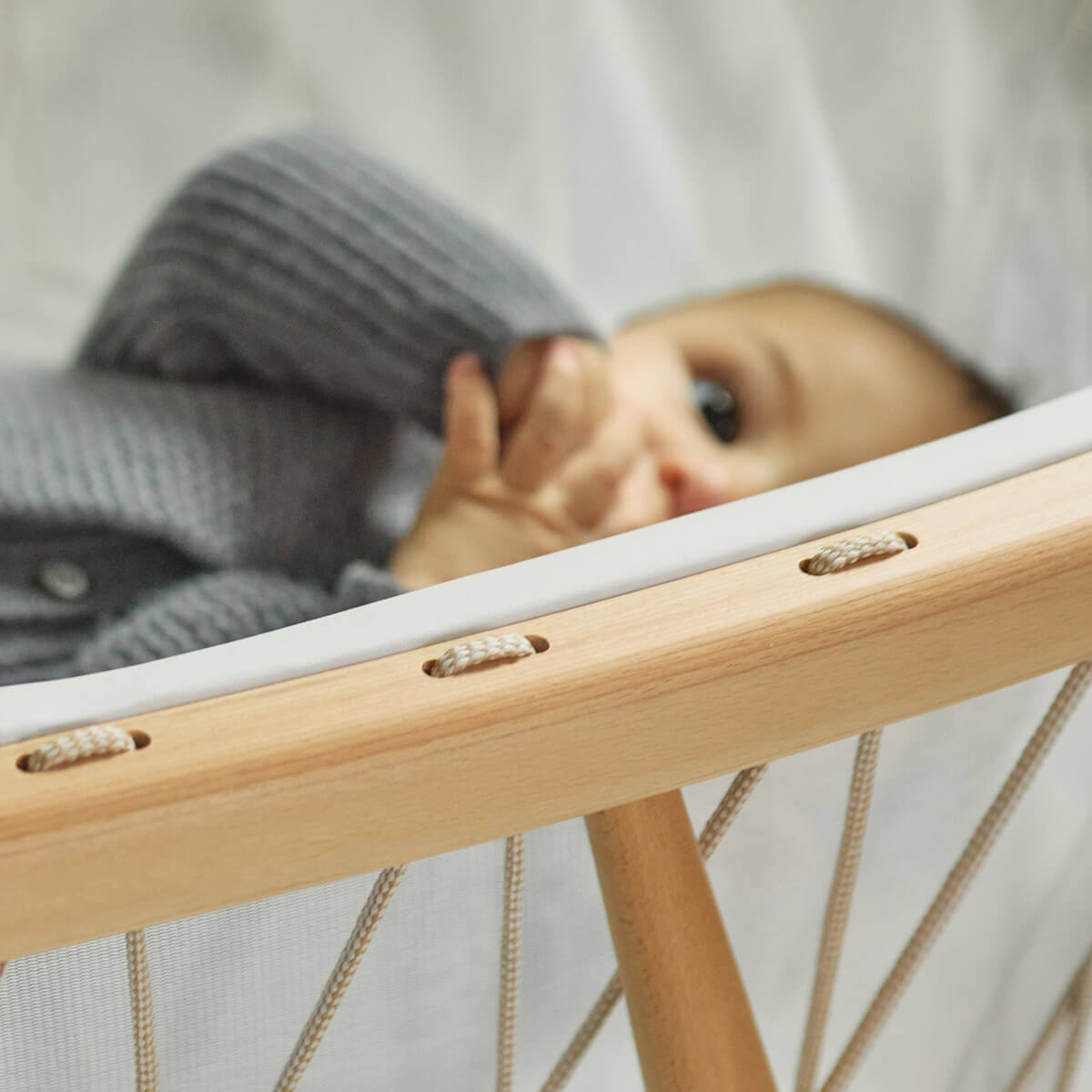 Wiege KUMI Kordel Desert Charlie Crane Kokosmatratze